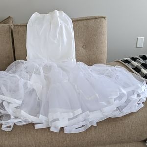 Wedding dress underskirt